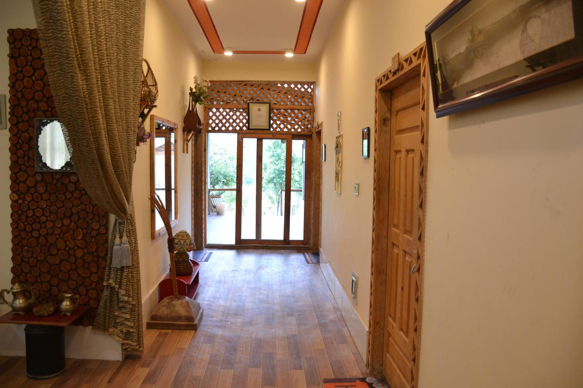 West End Lodges Neelum Exterior foto