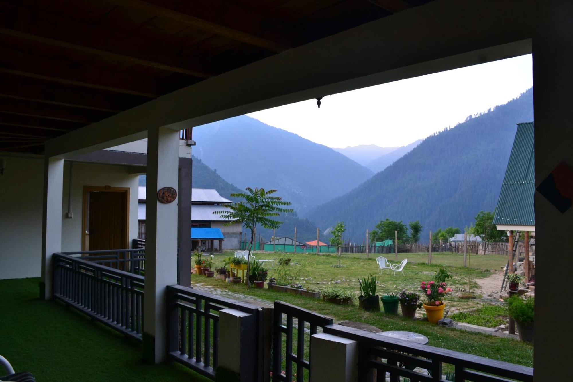 West End Lodges Neelum Exterior foto