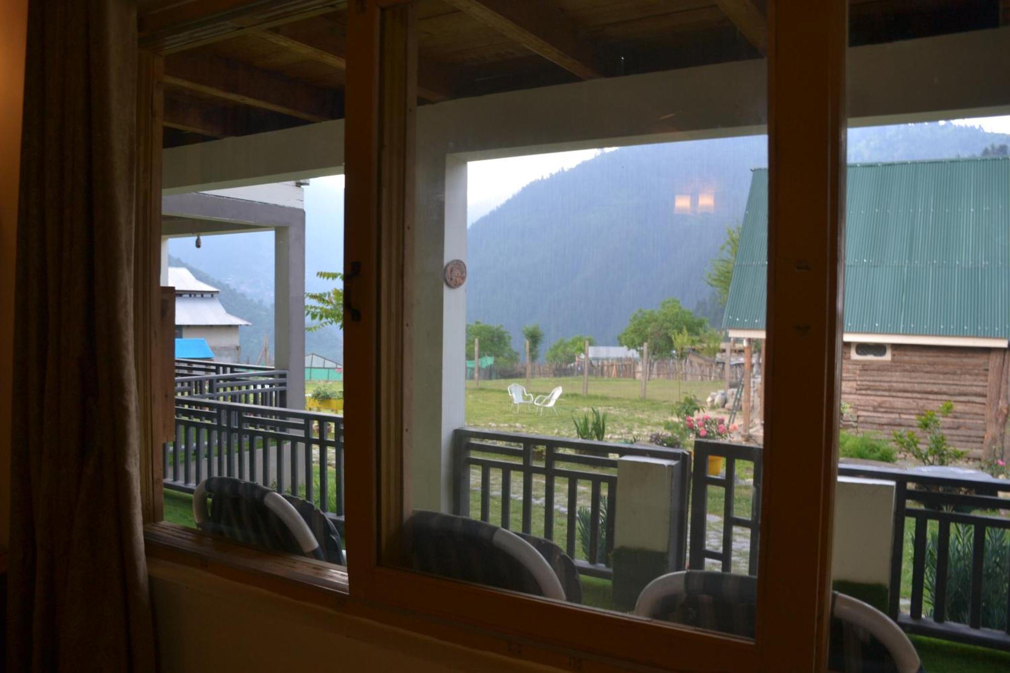 West End Lodges Neelum Exterior foto