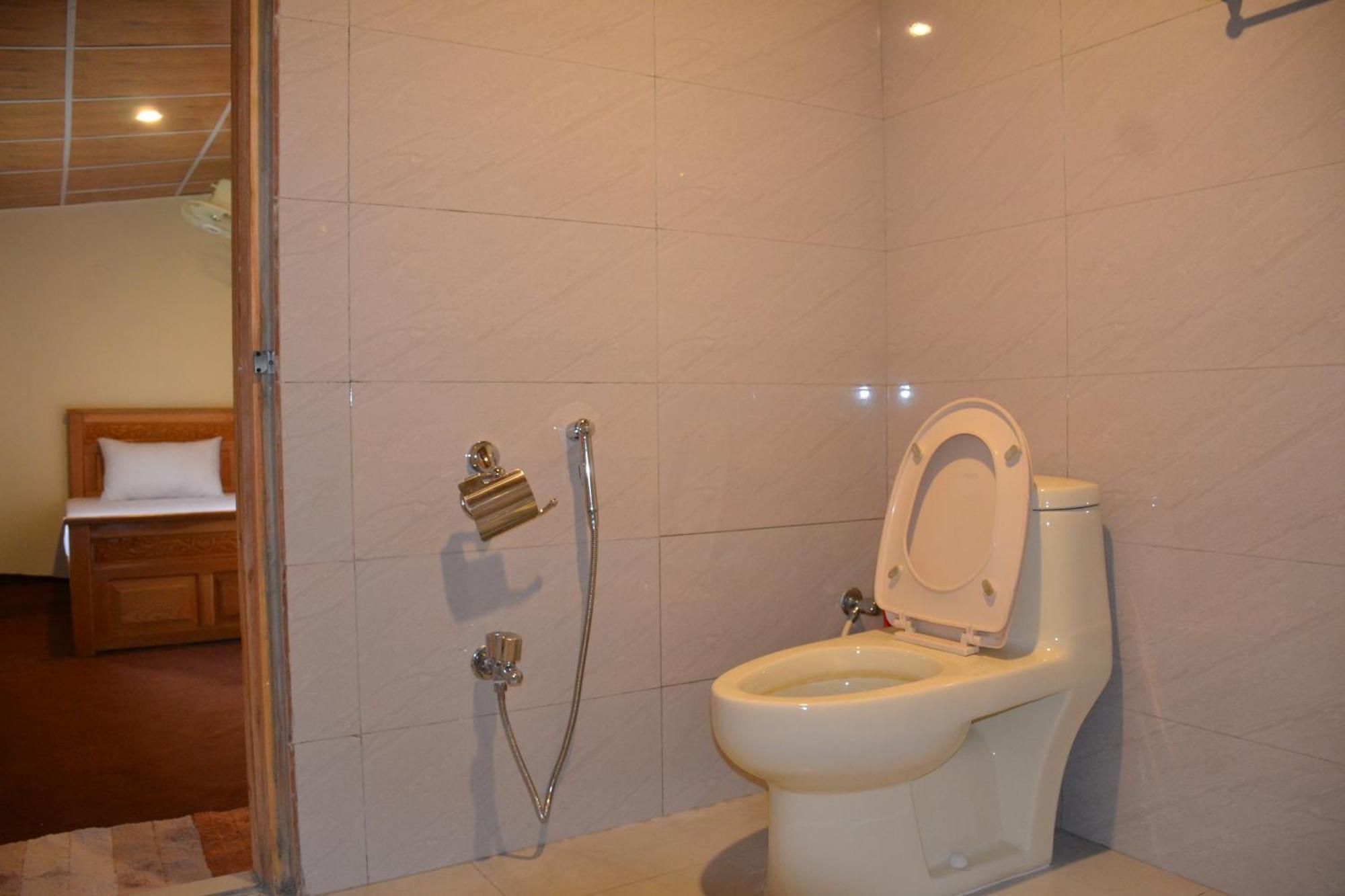 West End Lodges Neelum Exterior foto